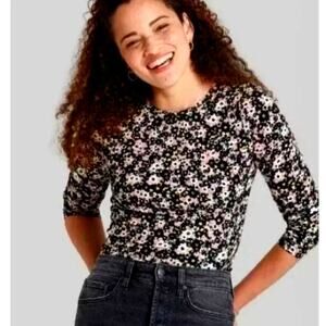 Wild Fable Women's Small Floral Long Sleeve Crop Top Large